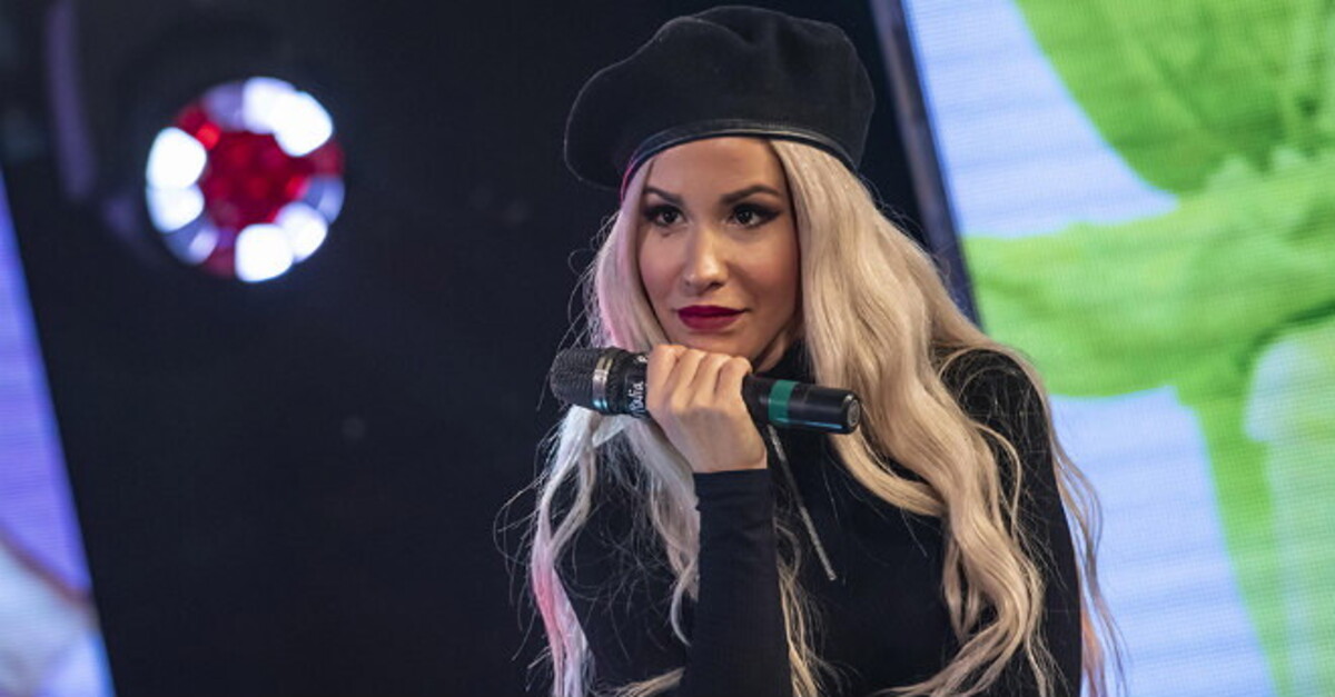 News RadioItaliaBaby K per essere un'icona bisogna fare la rivoluzione