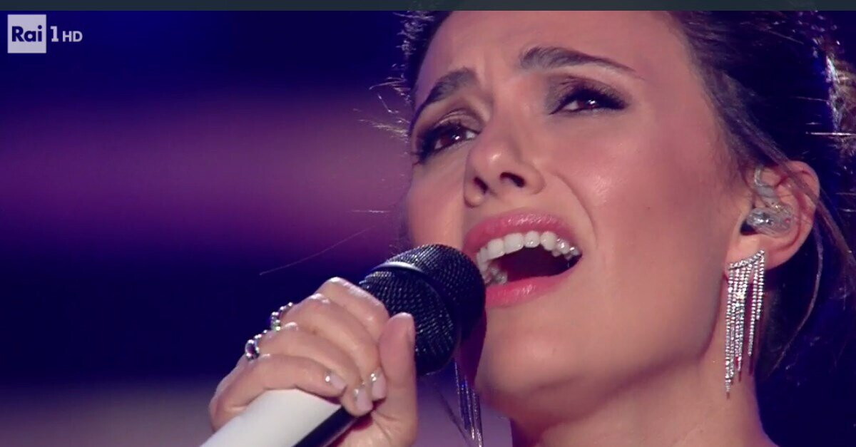 News RadioItaliaMia Martini, l'omaggio di Serena Rossi sul palco di