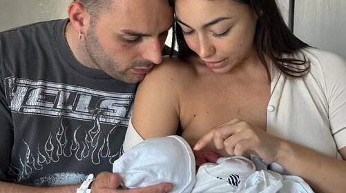 Ernia e Valentina Cabassi sono diventati genitori: benvenuta Sveva!
