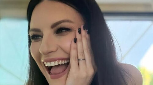 Laura Pausini annuncia il nuovo singolo in uscita a settembre
