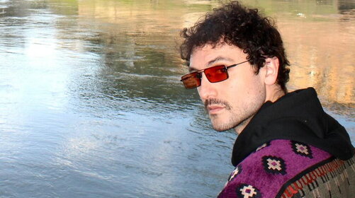 Anche Carl Brave a Parma a fare il tifo per le Azzurre della Nazionale