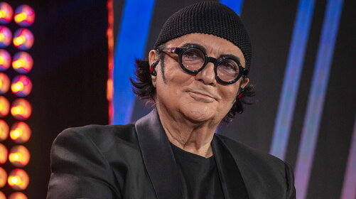 Renato Zero aggiorna il calendario del tour nei palazzetti con nuove date 