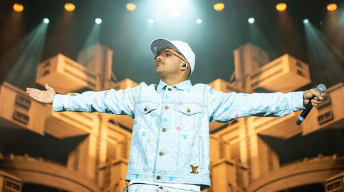 Geolier ha chiuso il nuovo album: il primo singolo è “Fotografia”