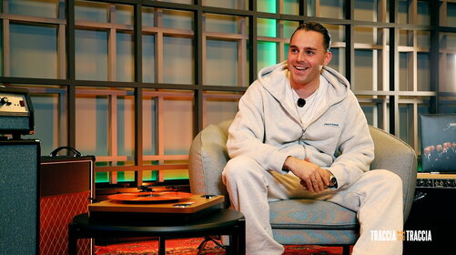 Ernia tra soldi e amore: “Ecco perché il denaro perde e l'affetto vince”