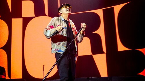 Luca Carboni: il concerto al Forum con Elisa, Jovanotti e Cesare Cremonini al sax