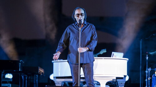 Antonello Venditti: le lezioni di storia su “Cuore” riprendono a Milano 