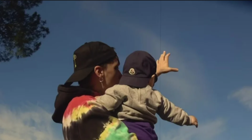 Ultimo festeggia il primo compleanno di Enea sui social: il video con Jacqueline