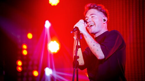 Alfa non si ferma e annuncia nuovi concerti estivi: scopri il calendario