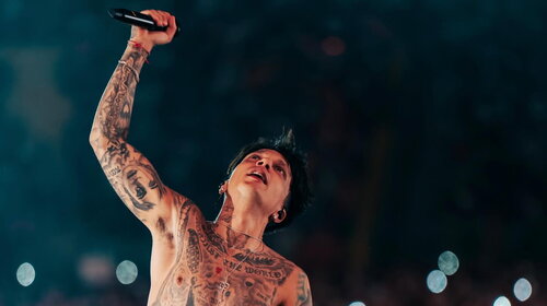 “Ultimo Live Stadi 2025” debutta al numero 1 nelle classifiche di vendita