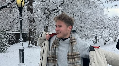 EarOne Airplay 2025: il brano più trasmesso dell’anno è di Alfa