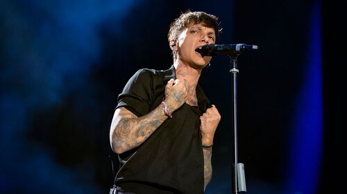 Ultimo fa 30 anni e si guarda indietro: “Temevo di aver rovinato tutto, invece…”