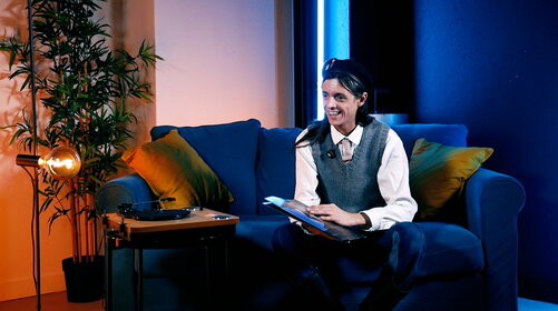  Lucio Corsi: l'energia del palco nell'album “La chitarra nella roccia”