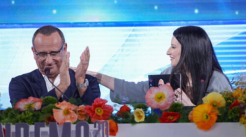 Carlo Conti si commuove in conferenza stampa: "Un Festival per Pippo Baudo"