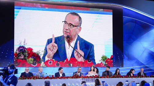 Carlo Conti: “La soddisfazione più grande? Sentire i brani di Sanremo in radio" 