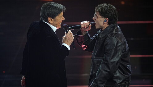 Gianni Morandi raggiunge a sorpresa Tredici Pietro all'Ariston