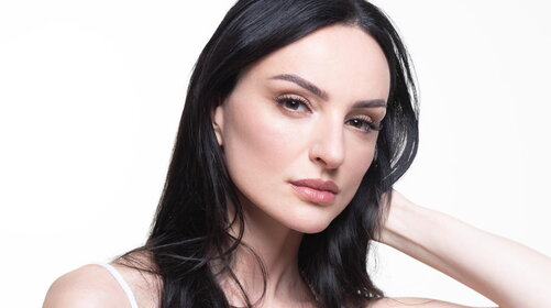 Arisa: “Il tuo profumo” è il nuovo singolo che anticipa l’album “Foto mosse”