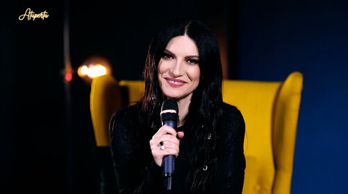 Laura Pausini, quella cover tanto sognata: "Vorrei che Vasco Rossi cantasse..."