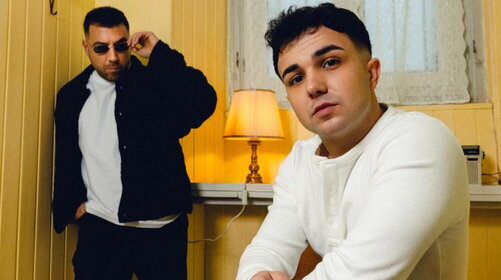 Juli e Coez per la prima volta insieme in “Quelli come me” 