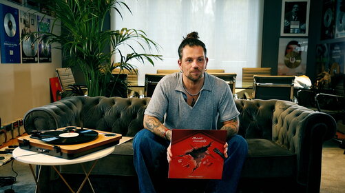 Enrico Nigiotti e i suoi "Maledetti Innamorati" sono su Radio Italia Tv!