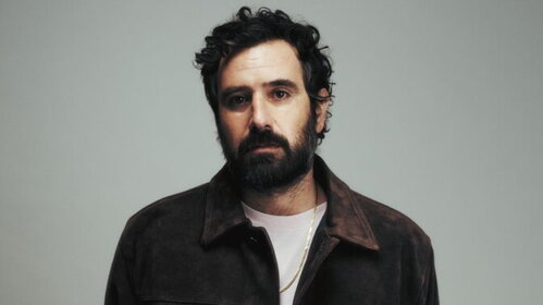 Tommaso Paradiso annuncia il suo tour estivo