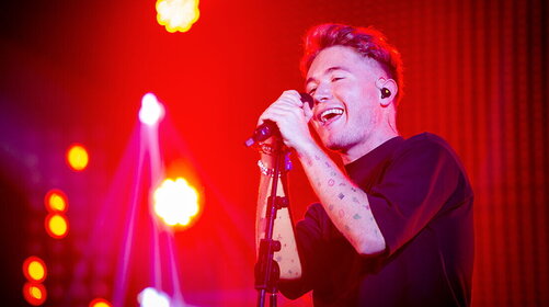 Alfa: la festa al Forum con Riccardo Zanotti e l'annuncio del nuovo album