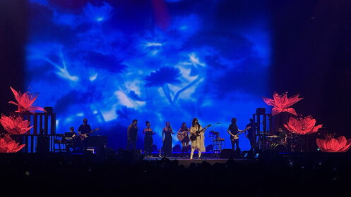 Elisa al Forum di Milano: un abbraccio che dura un concerto