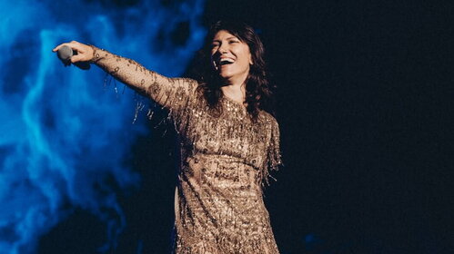 Elisa al Forum di Milano: un abbraccio che dura un concerto