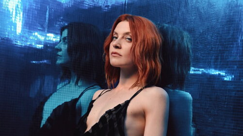 Noemi: il nuovo singolo “Tu cosa fai questa sera” e il video con Nikita Perotti