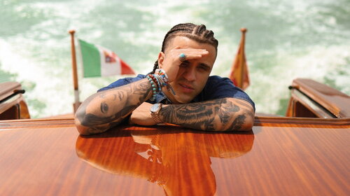Samurai Jay: il dominio indiscusso della classifica FIMI e il duetto con la mamma