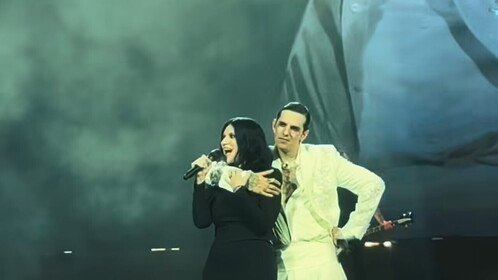 Achille Lauro, la prima notte “Erotica” a San Siro. C’è anche Laura Pausini
