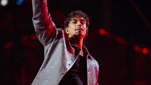 Cioffi: il nuovo singolo “Carmela” e l’abbraccio con Noemi in concerto “a casa”
