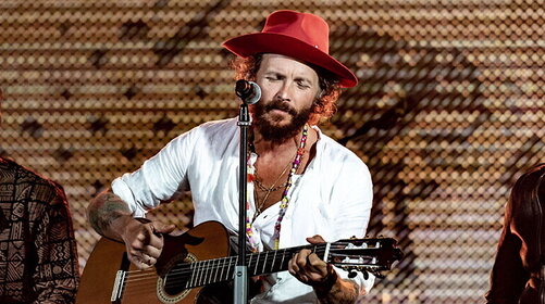 Jovanotti al cinema: per i 60 anni si regala il primo docufilm