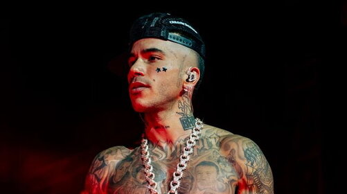 Dopo aver (ri)conquistato San Siro, Sfera Ebbasta annuncia un tour nel 2027