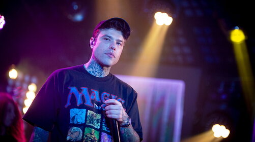 Fedez cancella la data al Forum di Assago per motivi di salute
