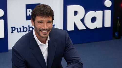 Il nuovo Festival di Stefano De Martino: come cambia Sanremo Giovani