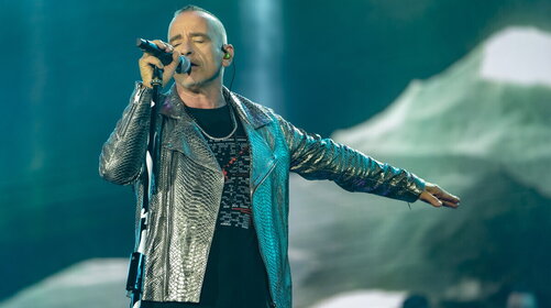 Eros Ramazzotti operato alle corde vocali: i concerti posticipati nel 2027