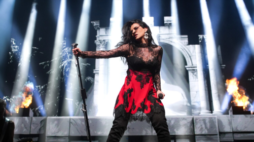 Laura Pausini protagonista prima del Gran Premio di Formula 1 a Monza