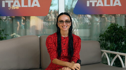 Arisa racconta la sua estate in van: "Sono un'anima senza una casa" 
